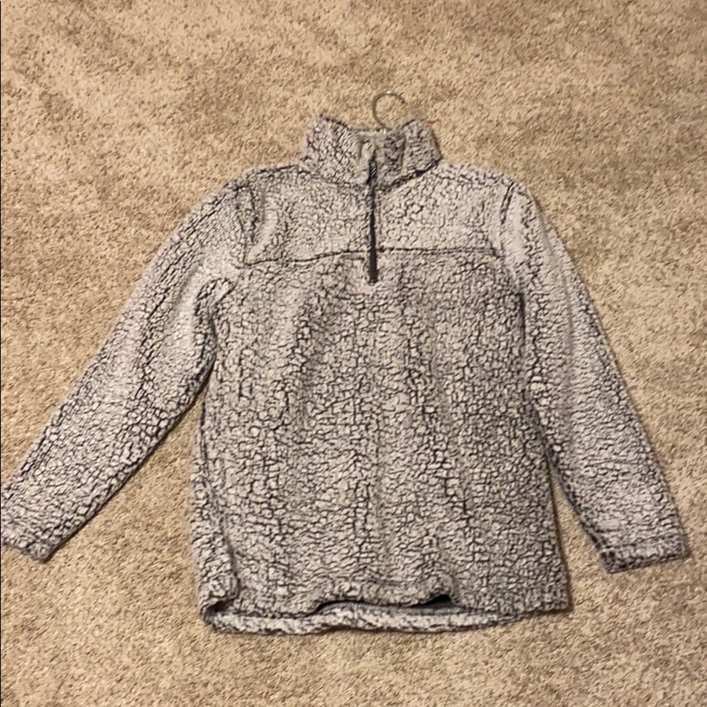 Monochromatic sweatshirt